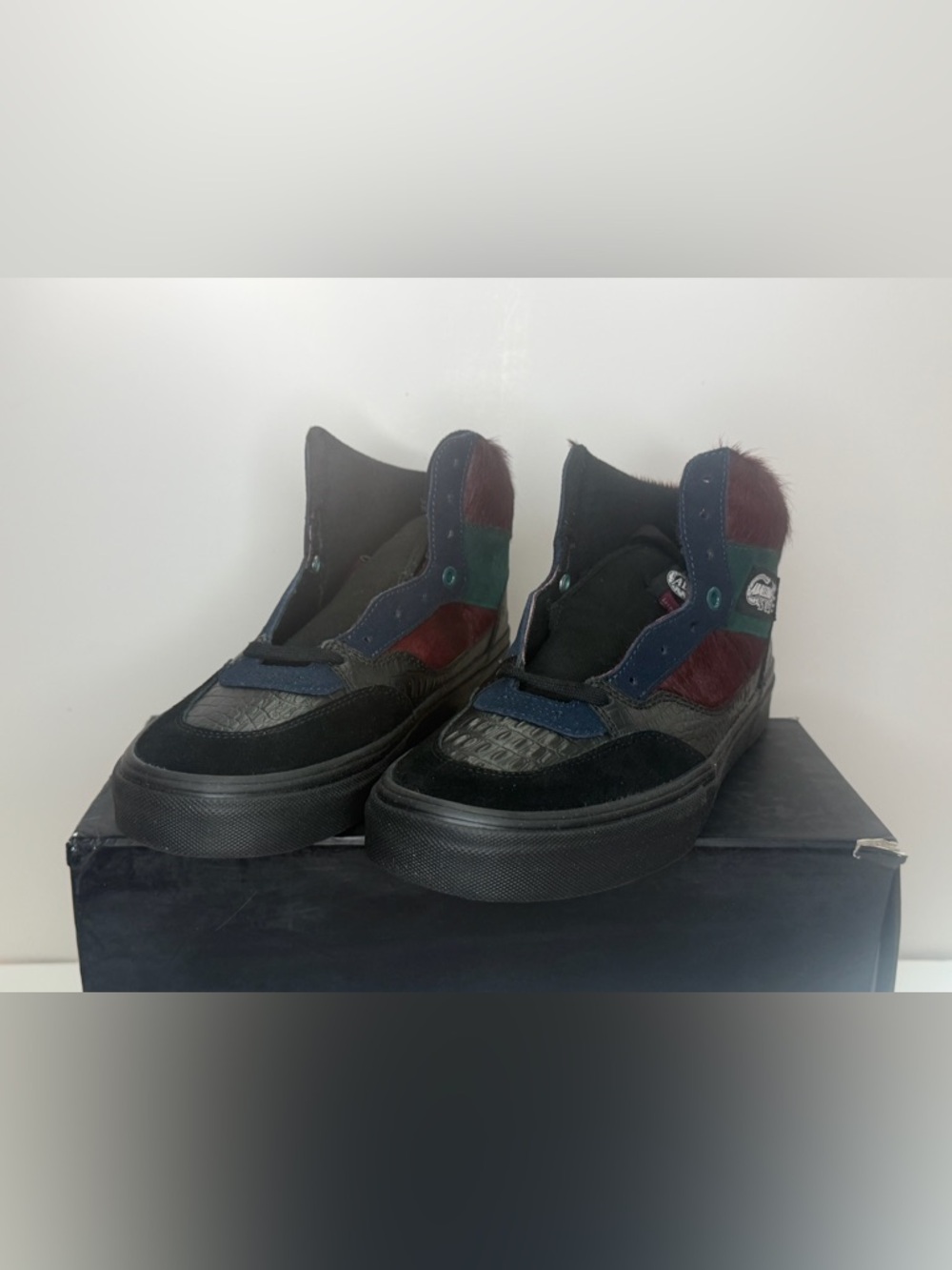 VANS Bodega Full Cab LX Return of the Dragon Black